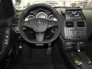 2010AMG C 63 ܰ п؅^