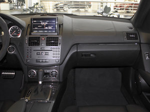 2010AMG C 63 ܰ п؅^