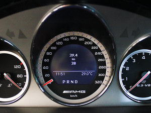 2010AMG C 63 ܰ п؅^