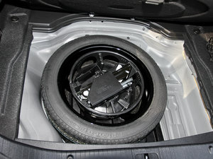 2012款CLS 300 CGI 备胎