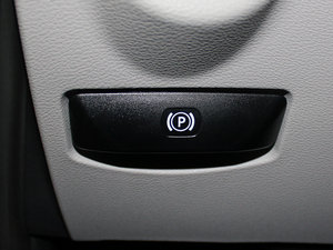2011款GLK 300 4MATIC 豪华版 驻车制动器