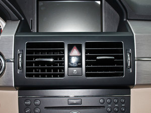 2011款GLK 300 4MATIC 动感版 空调出风口
