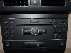 2011款GLK 300 4MATIC 动感版 音响调节