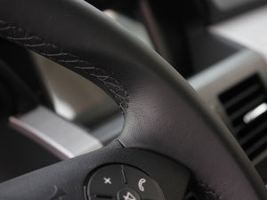 2011款GLK 300 4MATIC 动感版 中控区