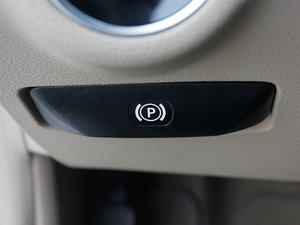 2011款GLK 300 4MATIC 动感版 驻车制动器