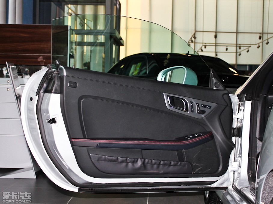 2011YSLK SLK 200 A\