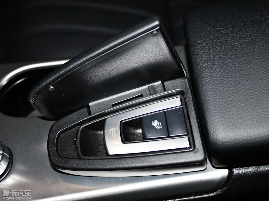 2011YSLK SLK 200 A\