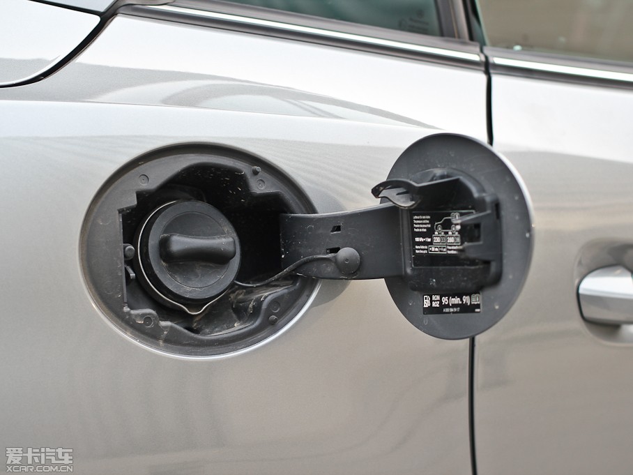 2011YSLK SLK 200 r