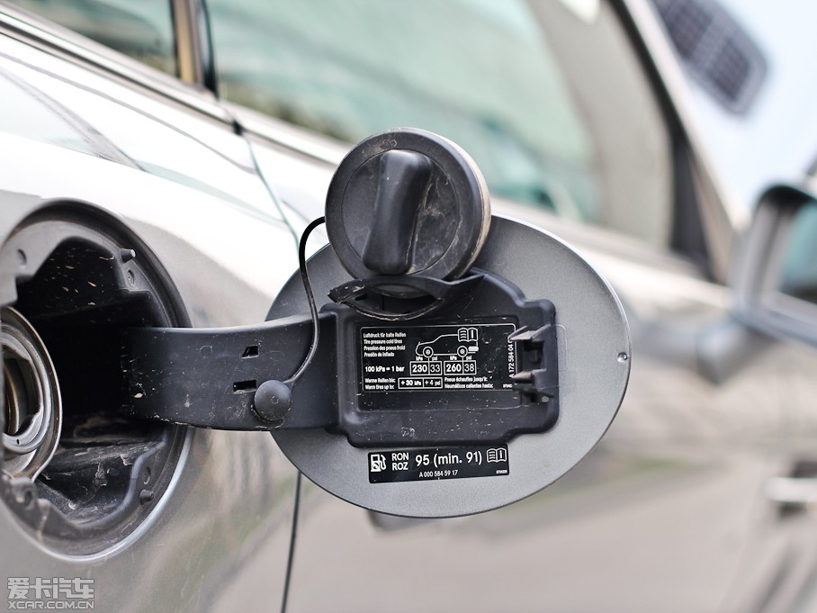 2011YSLK SLK 200 r