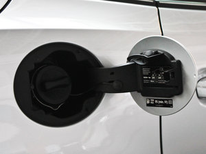 2011款SLK 200 豪华运动型 油箱盖