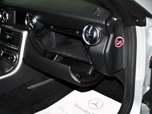 2011款SLK 200 豪华运动型 手套箱