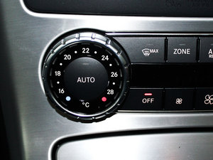 2011SLK 200 A\ п؅^