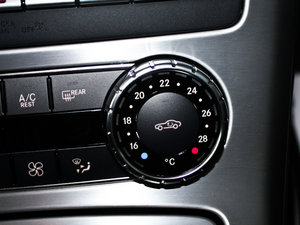 2011SLK 200 A\ п؅^