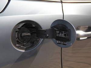 2011款SLK 350 油箱盖