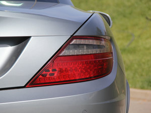2011款SLK 350 尾灯