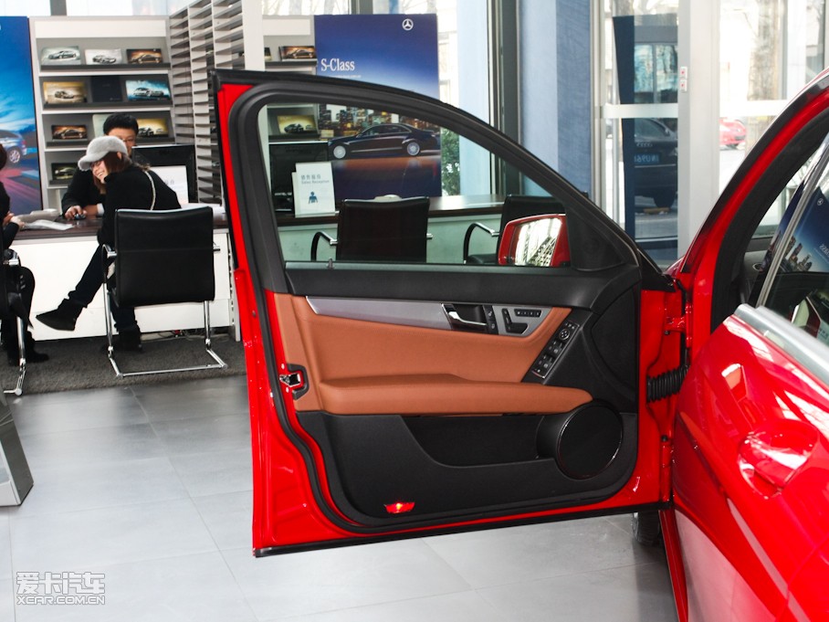 2010YC(j)(M(jn)) C 200 CGI