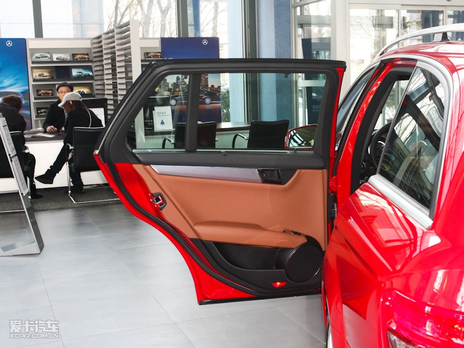 2010YC(j)(M(jn)) C 200 CGI