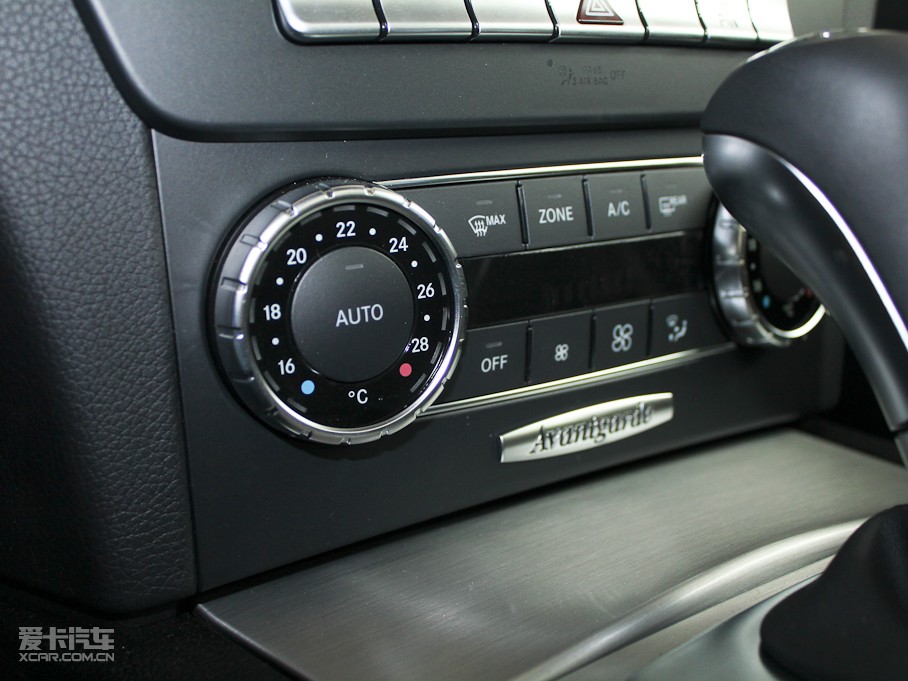 2011YC(M) C 200 r