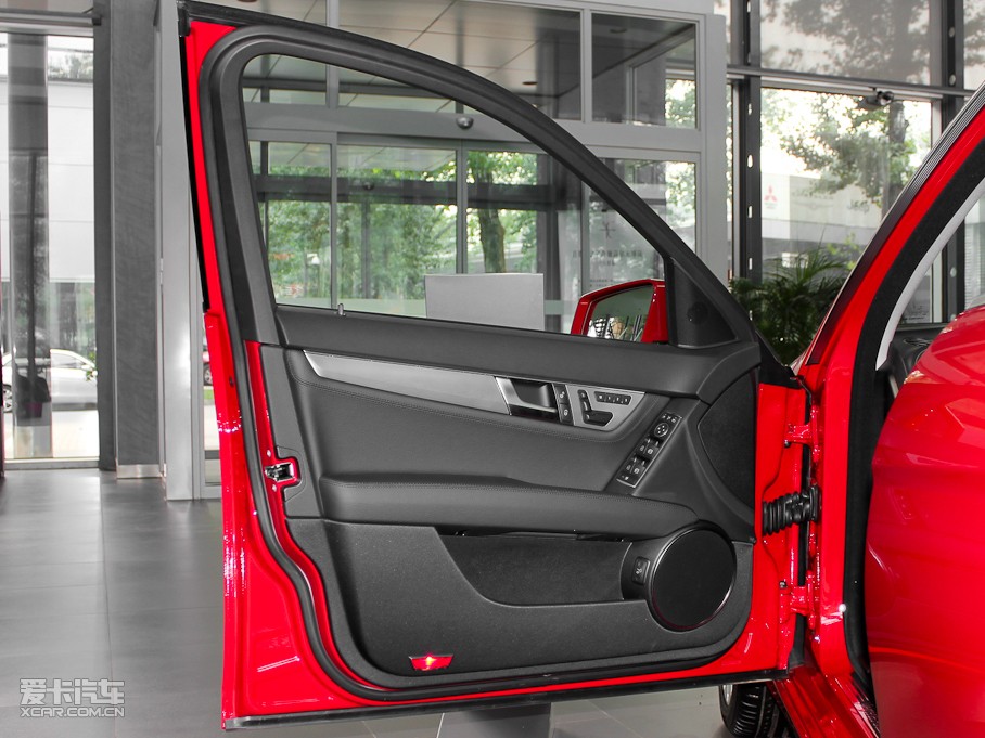 2011YC(M) C 200 r