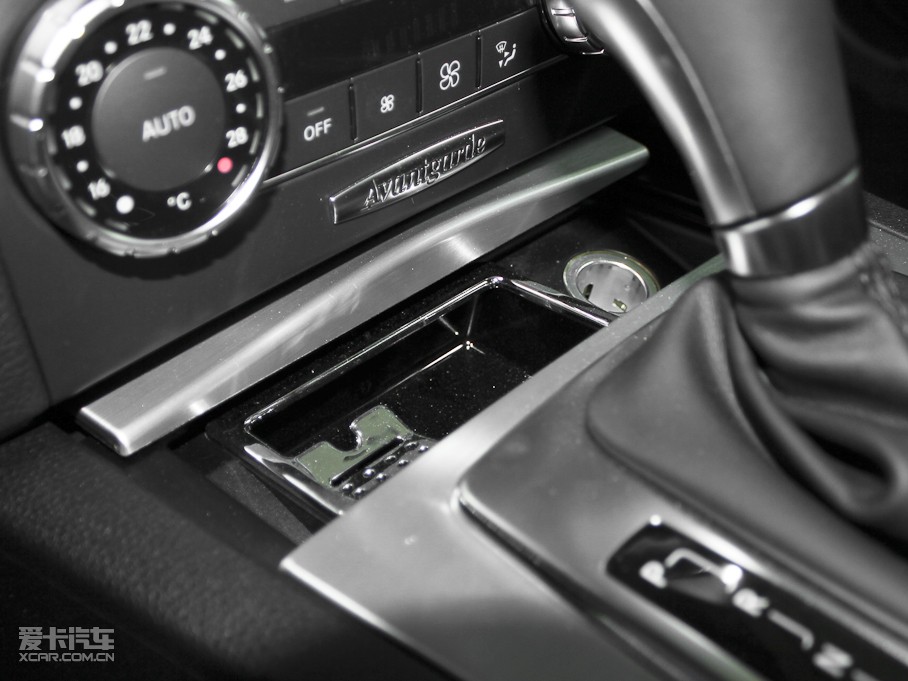 2011YC(M(jn)) C 200 r