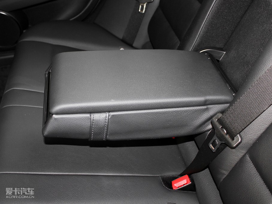 2011YC(M) C 200 r