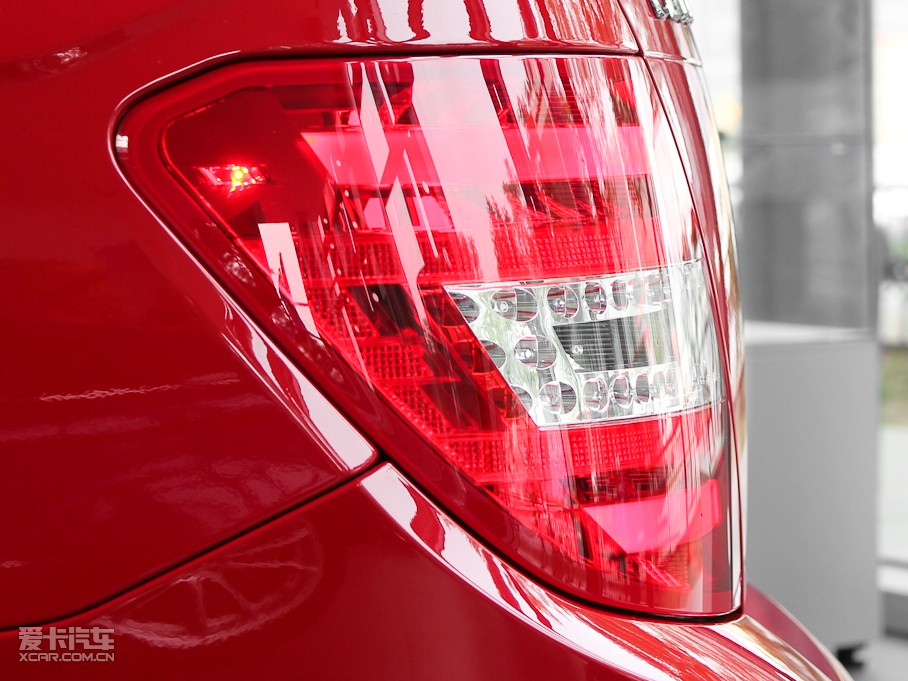 2011YC(M) C 200 r