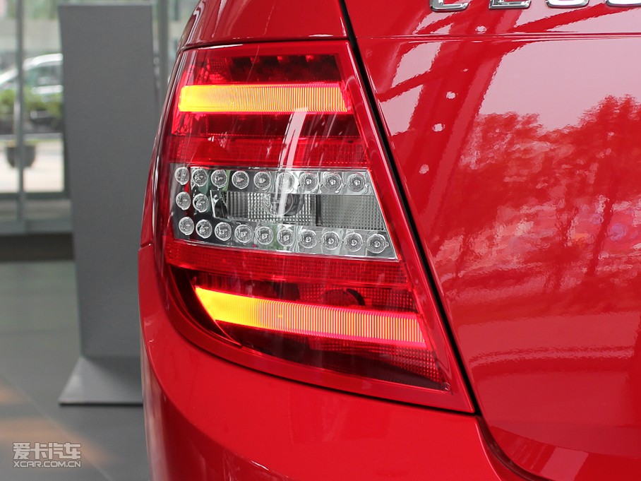 2011YC(M) C 200 r