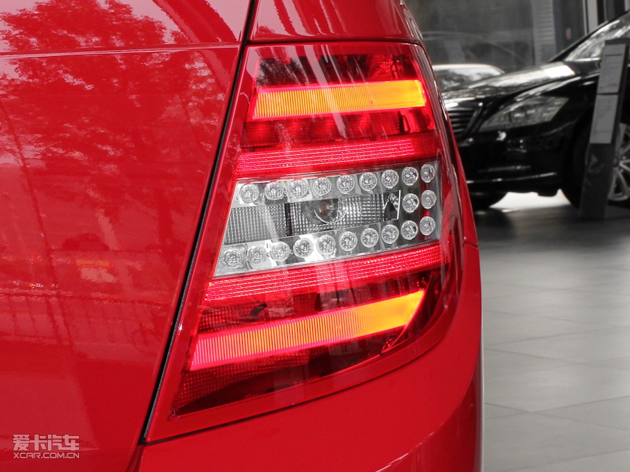 2011YC(M) C 200 r