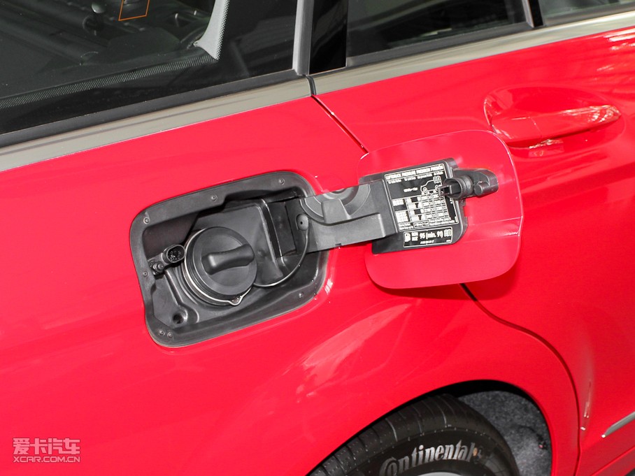 2011YC(M) C 200 r