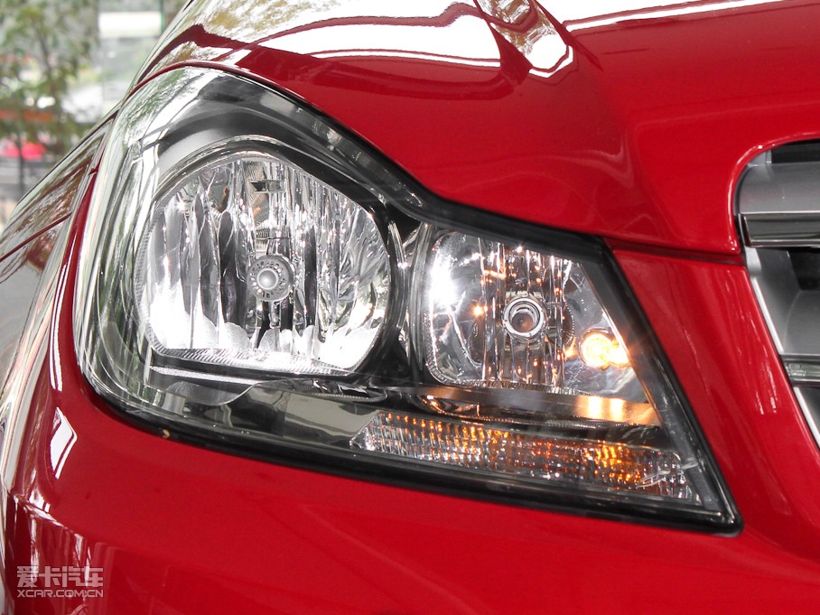 2011YC(M) C 200 r