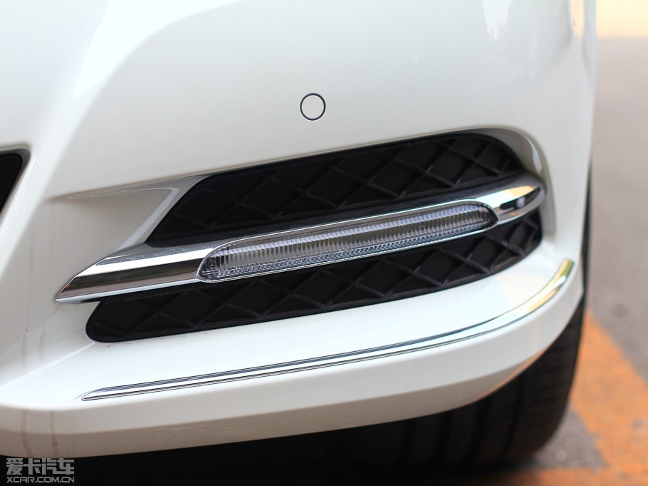 2011YC(M(jn)) C 200 r