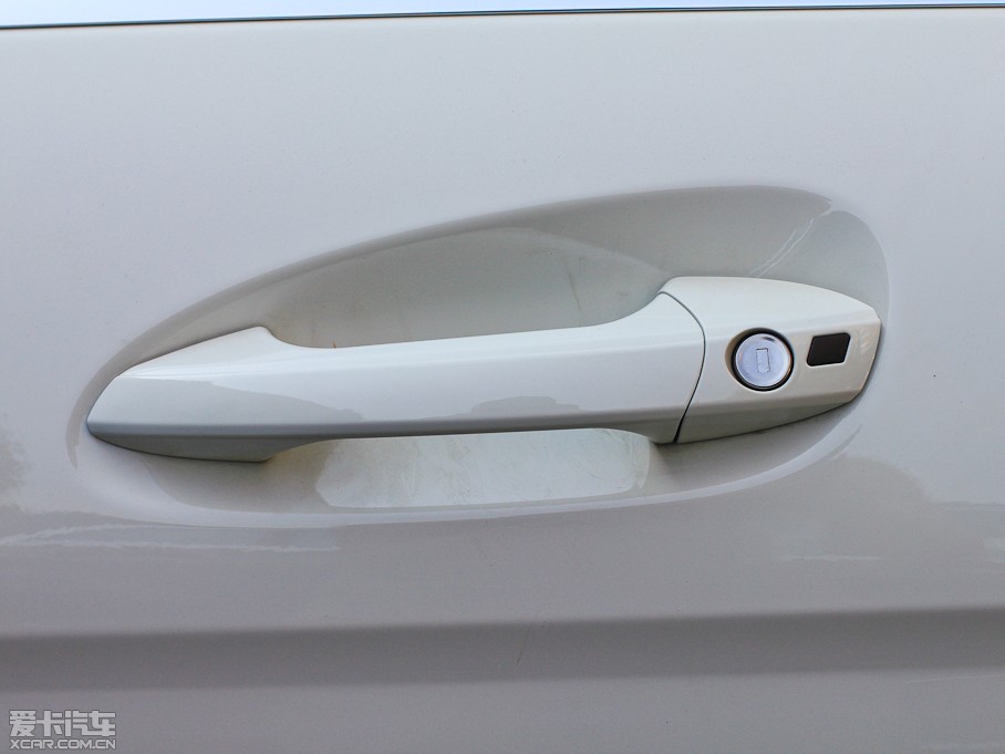 2011YC(M) C 200 r