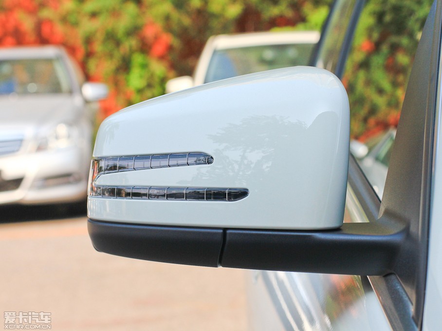 2011YC(M) C 200 r