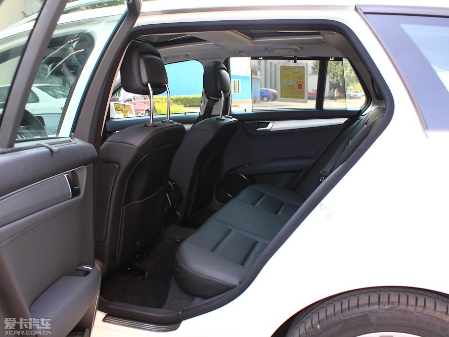 2011YC(M) C 200 r