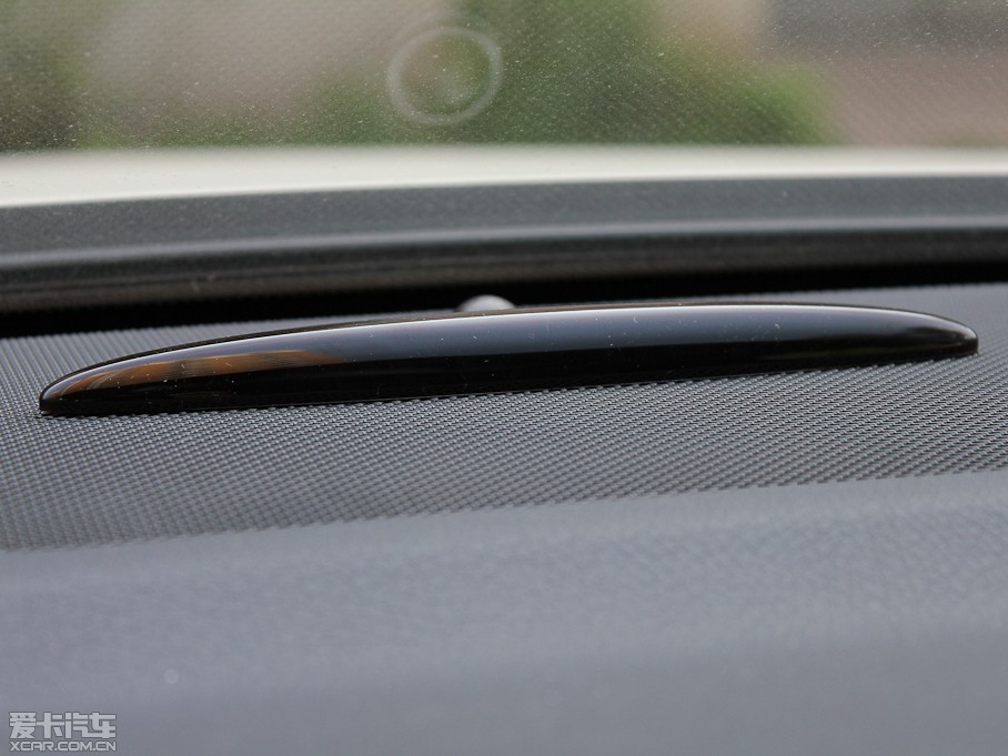 2011YC(M) C 200 r