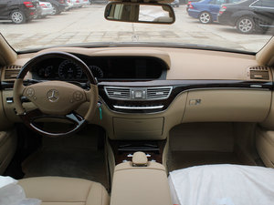 2011款S 350L CGI 内饰全景