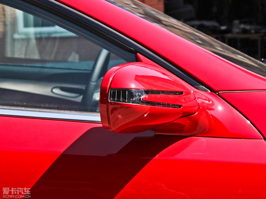 2011YSL SL 300 Grand Edition