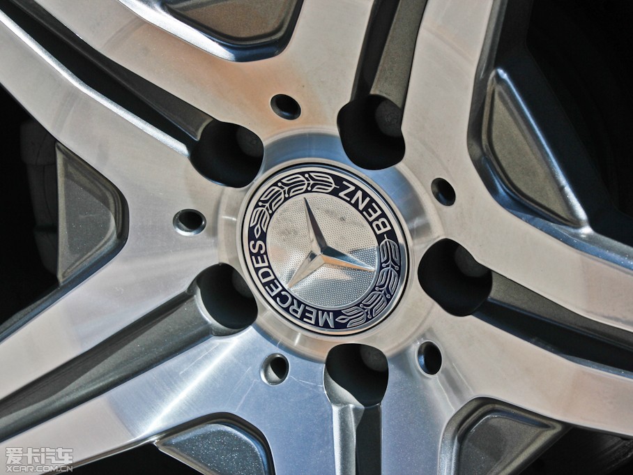 2011YSL SL 300 Grand Edition