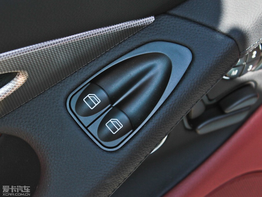 2011YSL SL 300 Grand Edition