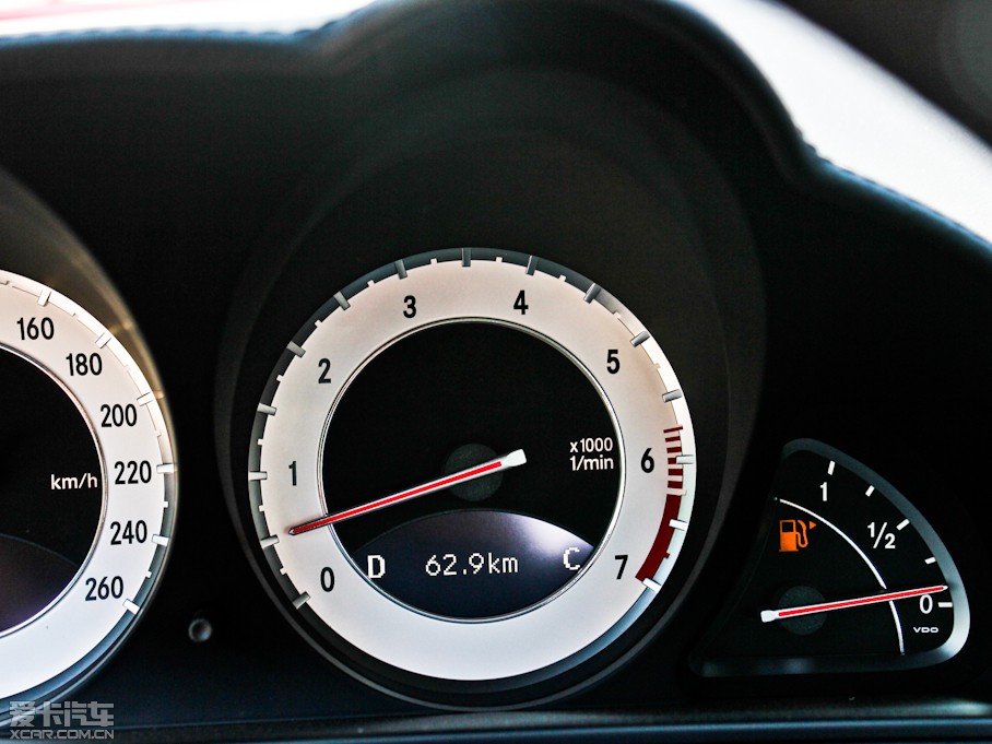 2011YSL SL 300 Grand Edition