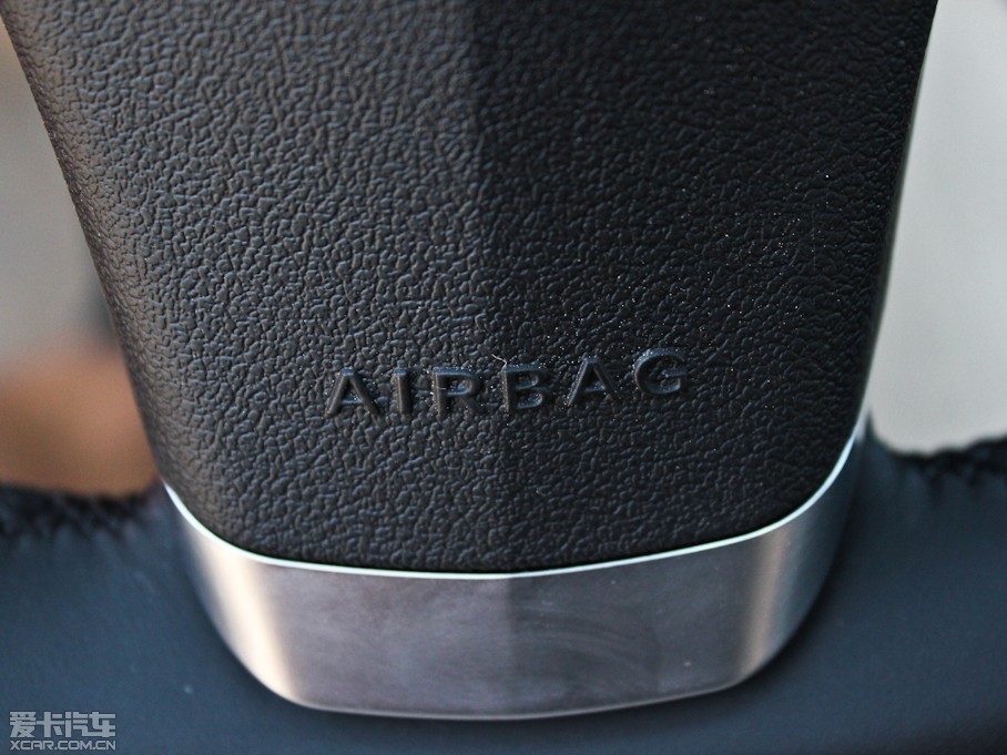 2011YSL SL 300 Grand Edition