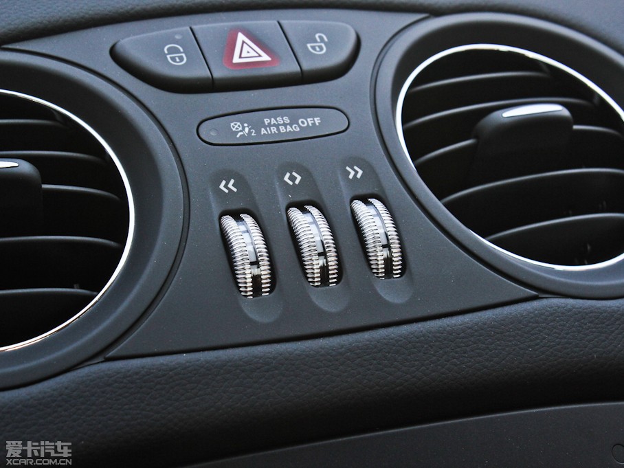 2011YSL SL 300 Grand Edition