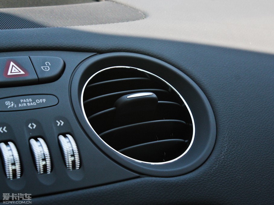 2011YSL SL 300 Grand Edition