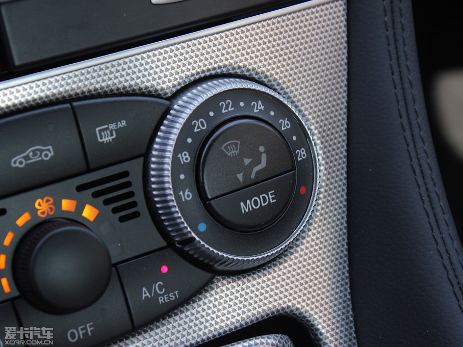 2011YSL SL 300 Grand Edition