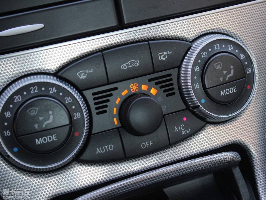 2011YSL SL 300 Grand Edition