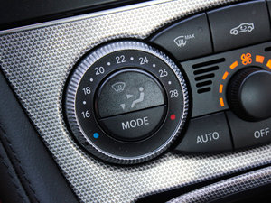 2011SL 300 Grand Edition п؅^