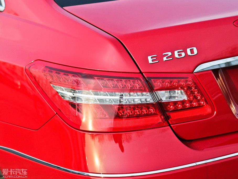 2011��YE���p�T E 260 CGI Coupe