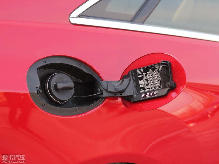 2011��YE���p�T E 260 CGI Coupe