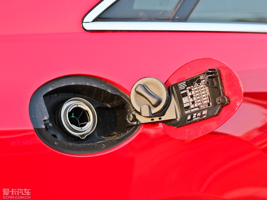 2011��YE���p�T E 260 CGI Coupe