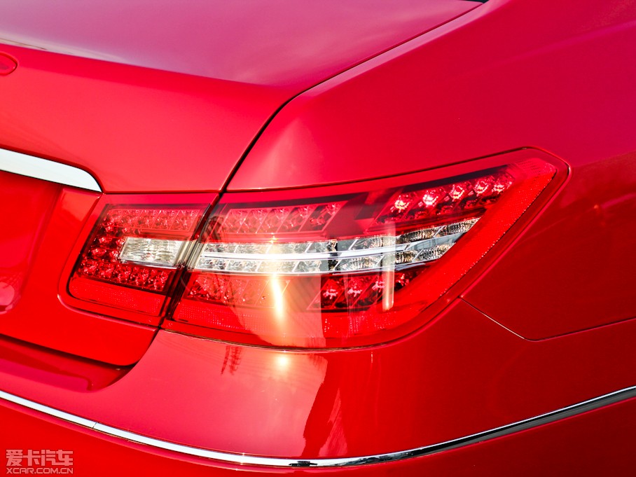 2011��YE���p�T E 260 CGI Coupe